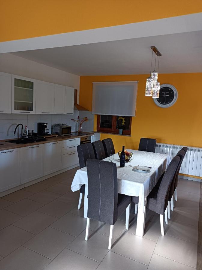 Apartman Biba ลาบิน ภายนอก รูปภาพ