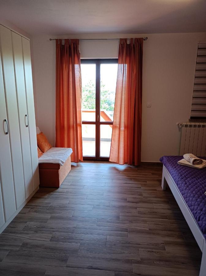 Apartman Biba ลาบิน ภายนอก รูปภาพ