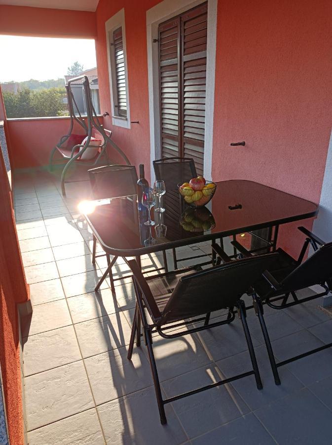 Apartman Biba ลาบิน ภายนอก รูปภาพ