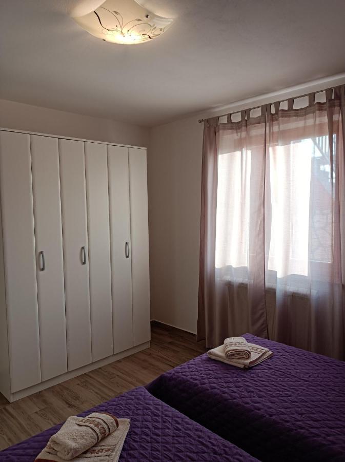 Apartman Biba ลาบิน ภายนอก รูปภาพ